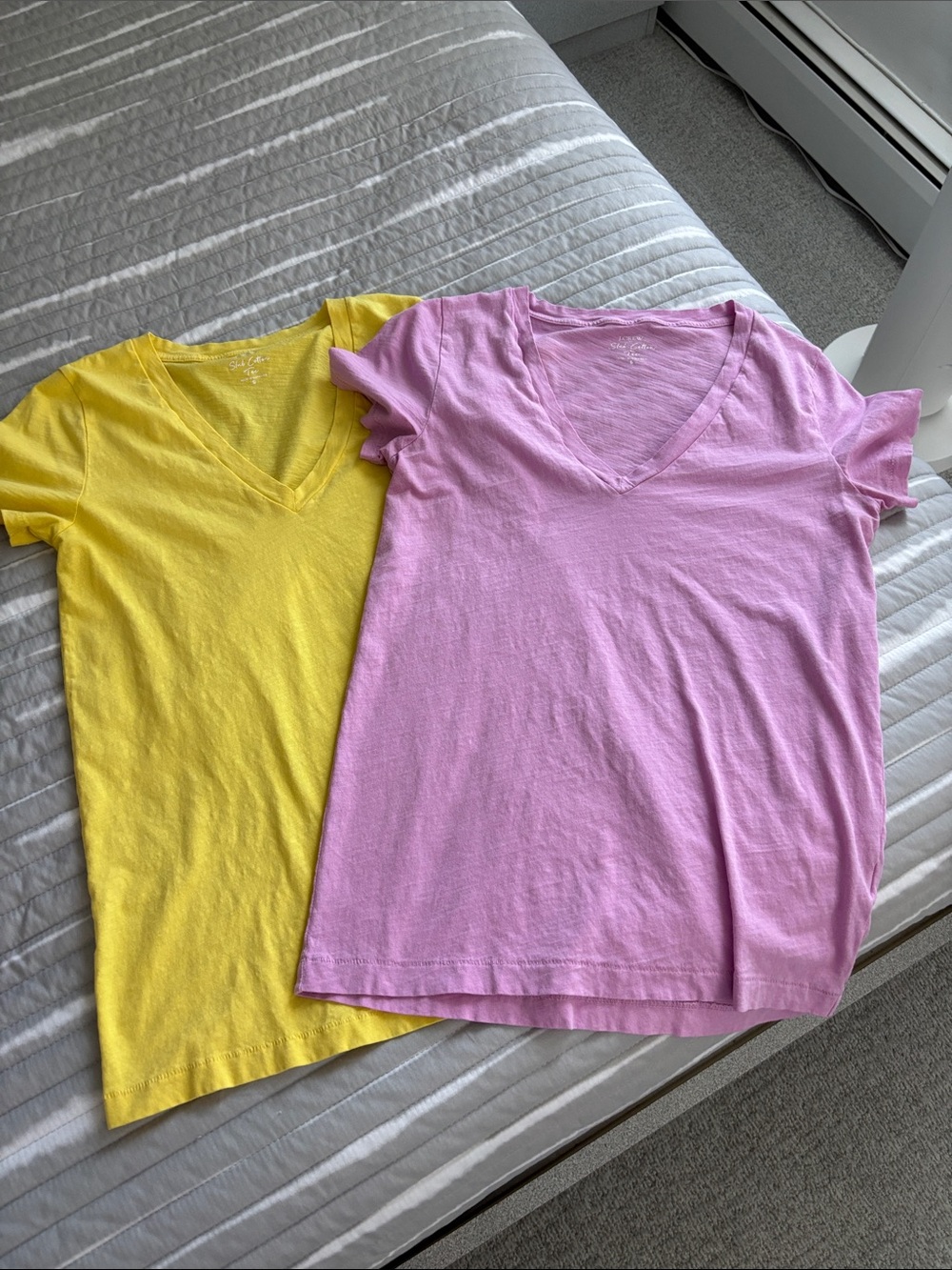 JCrew Factory V-Neck Slub Cotton T-Shirts Small